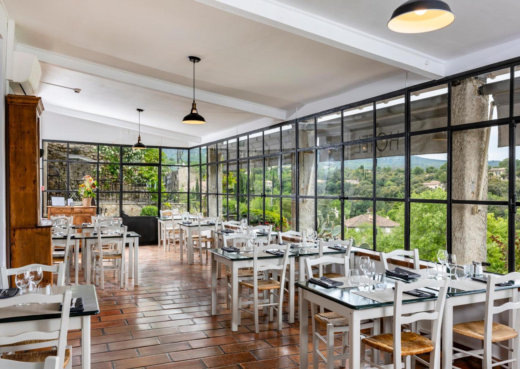 Hotel Restaurant Les Remparts Venasque Exterior foto
